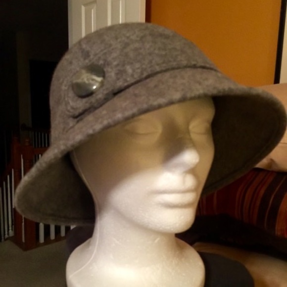 Ladies hat - Picture 5 of 5